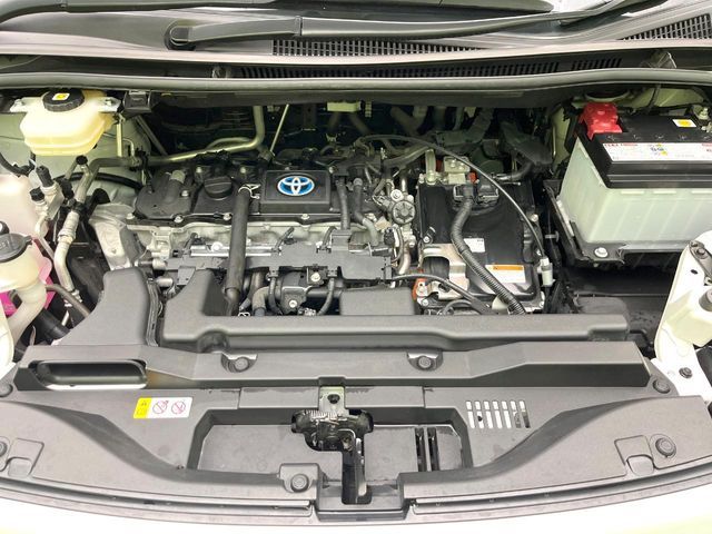 TOYOTA VOXY HYBRID 2022 Image 31