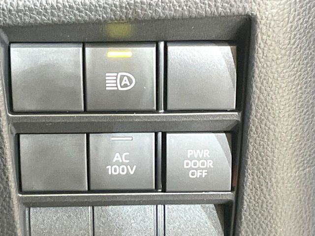 TOYOTA VOXY HYBRID 2025 Image 31