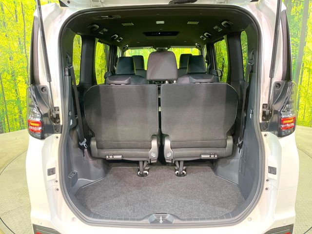 TOYOTA VOXY HYBRID 2025 Image 31