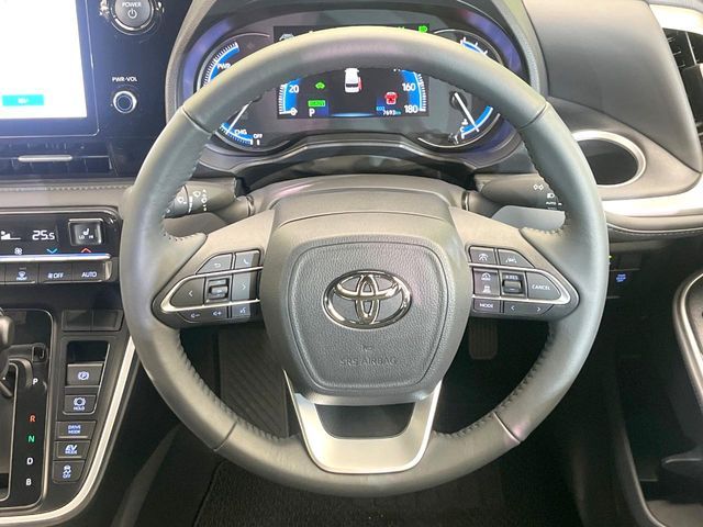TOYOTA VOXY HYBRID 2025 Image 31