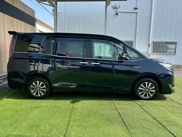 TOYOTA ESQUIRE HYBRID 2019 Image 31