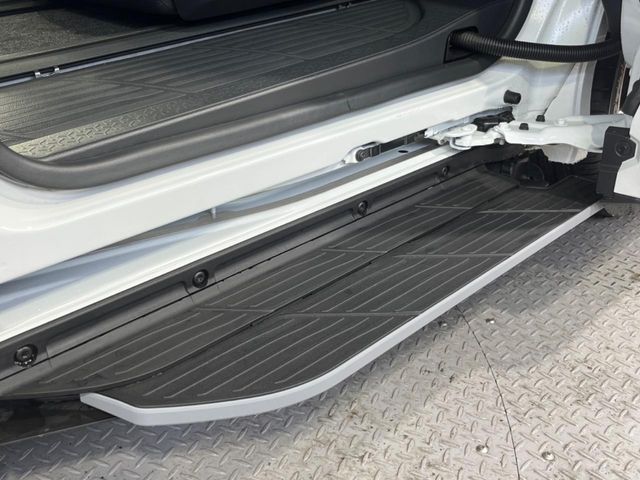 TOYOTA VOXY HYBRID 2025 Image 31