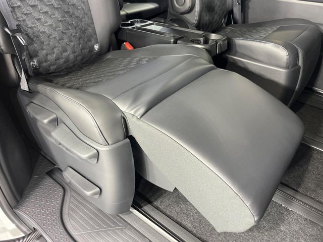 TOYOTA VOXY HYBRID 2025 Image 31