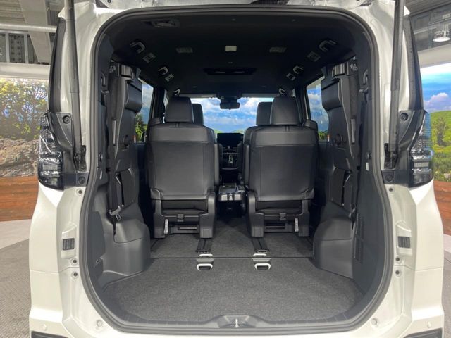 TOYOTA VOXY HYBRID 2025 Image 31