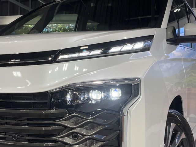 TOYOTA VOXY HYBRID 2025 Image 31