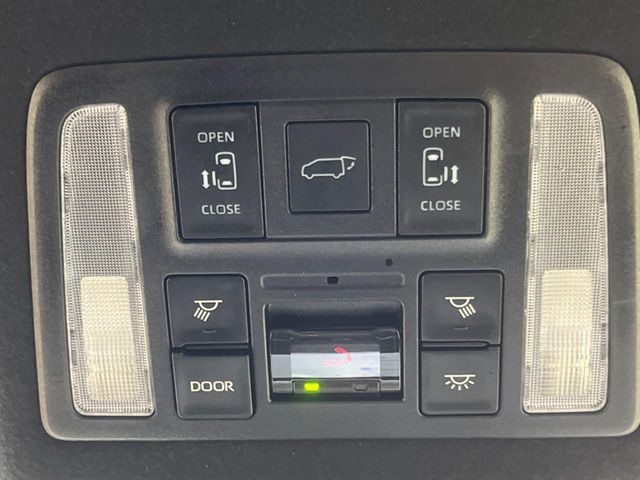 TOYOTA VOXY HYBRID 2023 Image 31