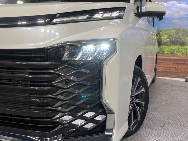 TOYOTA VOXY HYBRID 2023 Image 31