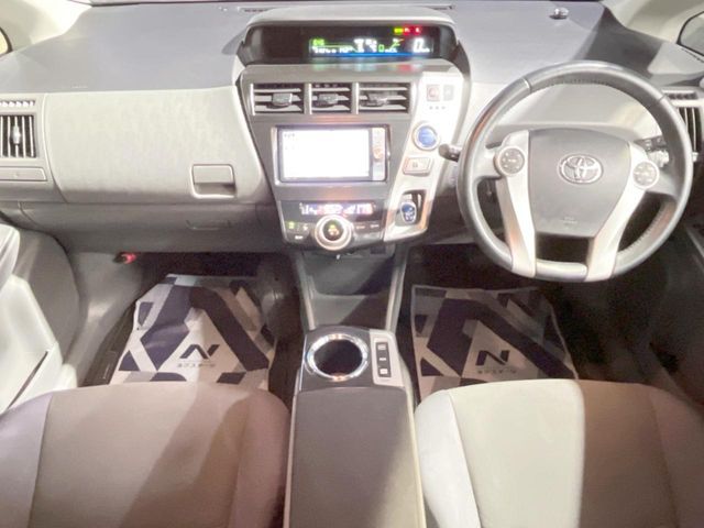 TOYOTA PRIUS ALPHA 2013 Image 31