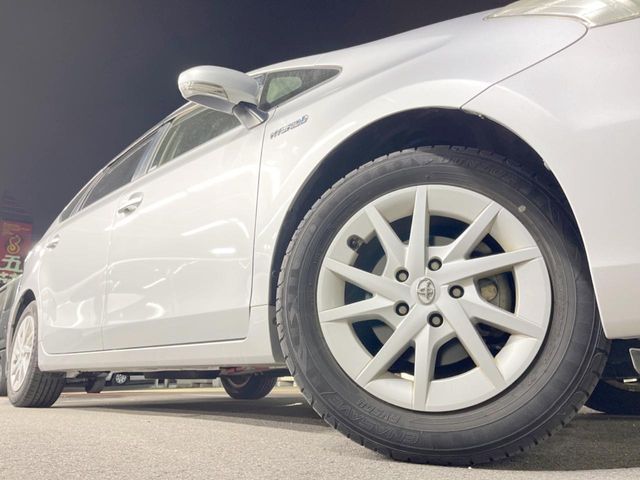 TOYOTA PRIUS ALPHA 2013 Image 31