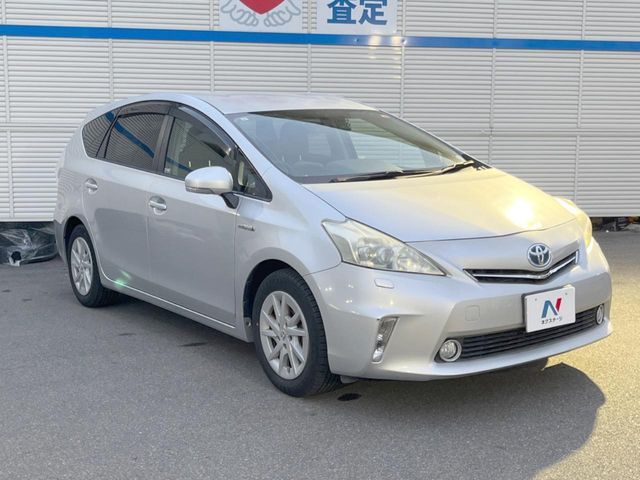 TOYOTA PRIUS ALPHA 2013 Image 31