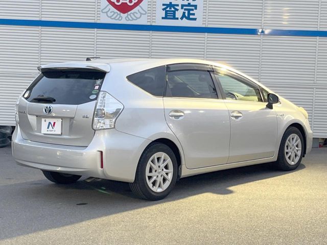 TOYOTA PRIUS ALPHA 2013 Image 31