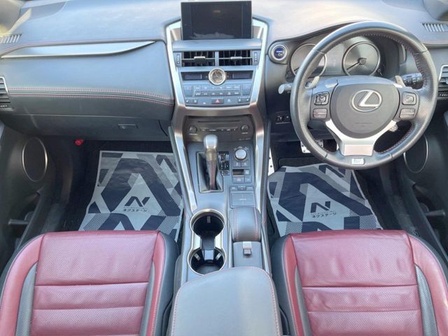 TOYOTA LEXUS NX300H 2015 Image 31