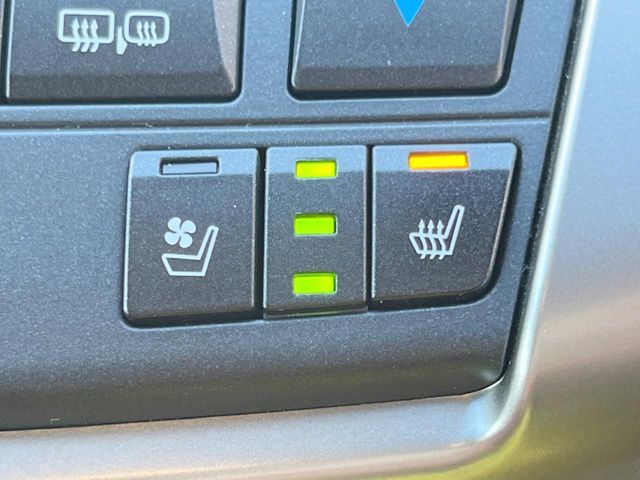 TOYOTA LEXUS NX300H 2015 Image 31