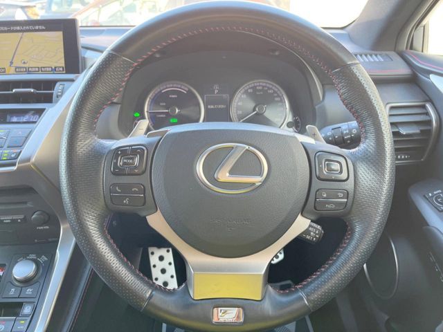 TOYOTA LEXUS NX300H 2015 Image 31