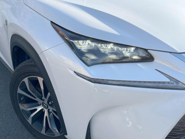 TOYOTA LEXUS NX300H 2015 Image 31