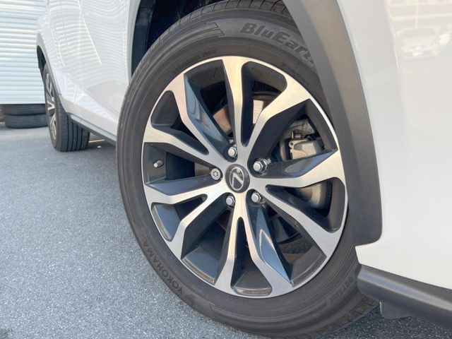 TOYOTA LEXUS NX300H 2015 Image 31