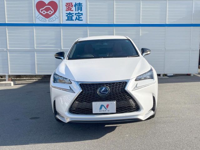 TOYOTA LEXUS NX300H 2015 Image 31