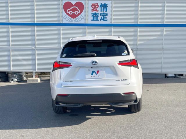 TOYOTA LEXUS NX300H 2015 Image 31