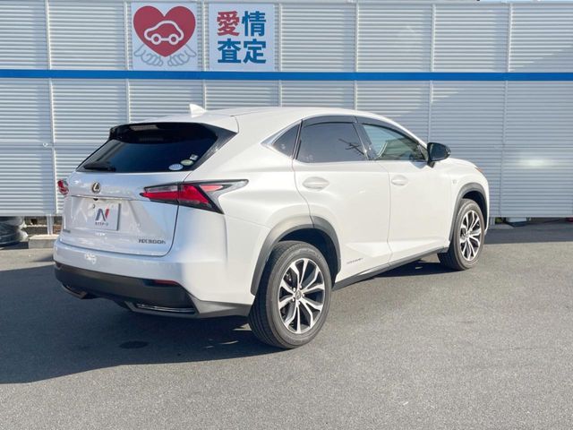 TOYOTA LEXUS NX300H 2015 Image 31