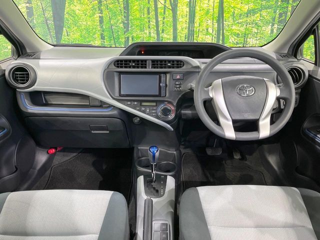 TOYOTA AQUA 2013 Image 31