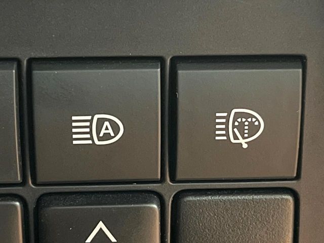 TOYOTA LANDCRUISER PRADO 2022 Image 31