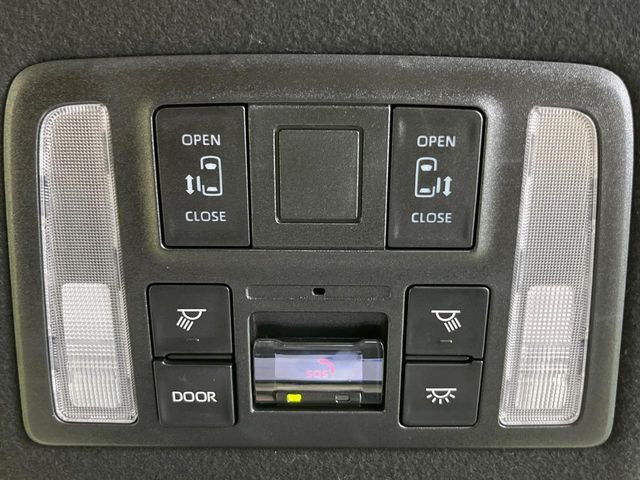 TOYOTA VOXY HYBRID 2025 Image 31