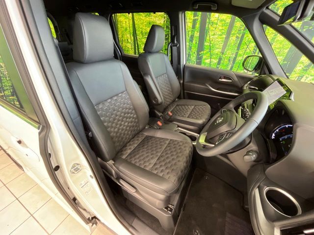 TOYOTA VOXY HYBRID 2025 Image 31