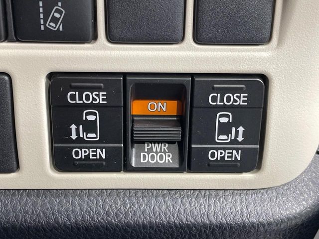 TOYOTA NOAH 2019 Image 31