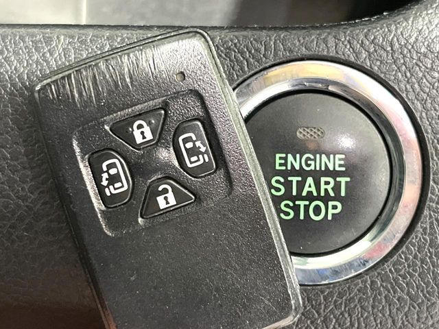 TOYOTA VOXY 2012 Image 31