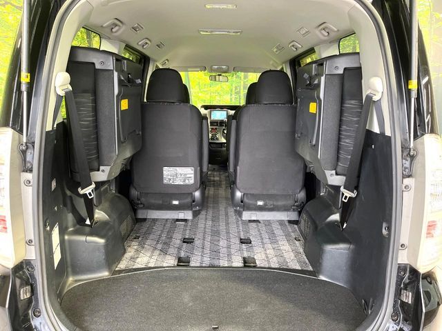 TOYOTA VOXY 2012 Image 31