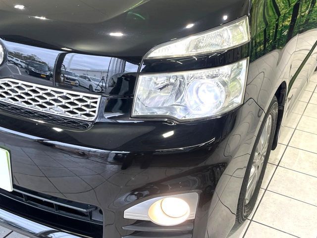 TOYOTA VOXY 2012 Image 31