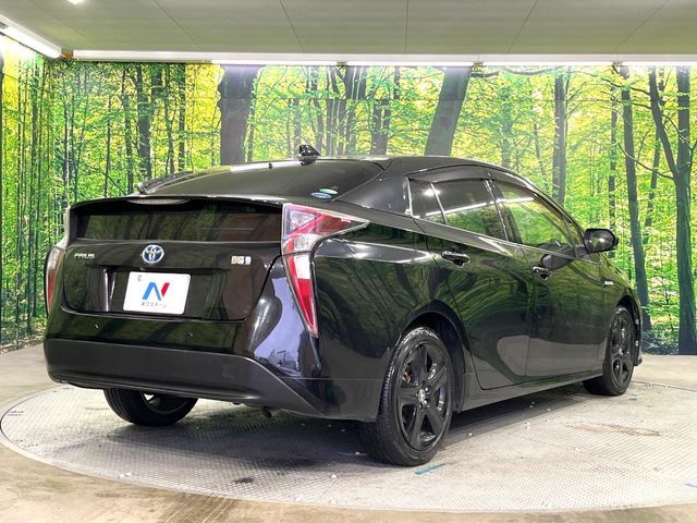 TOYOTA PRIUS 2017 Image 31