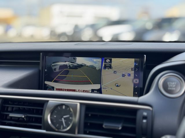 TOYOTA LEXUS IS350 2019 Image 31