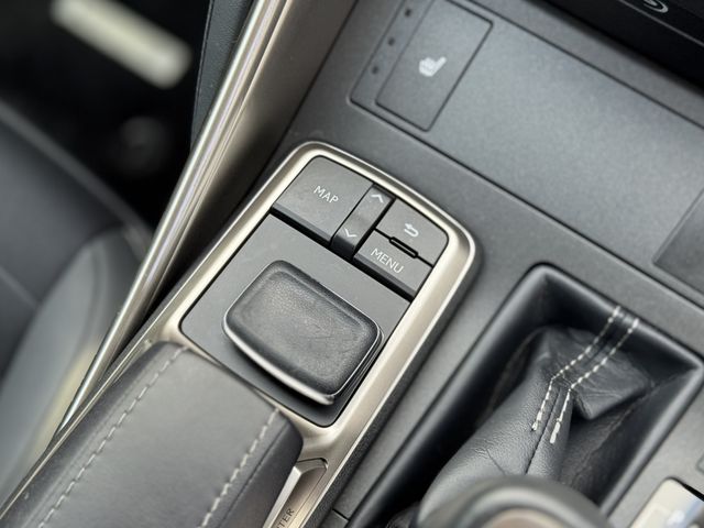 TOYOTA LEXUS IS350 2019 Image 31