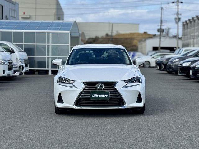 TOYOTA LEXUS IS350 2019 Image 31