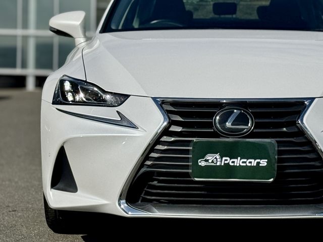 TOYOTA LEXUS IS350 2019 Image 31