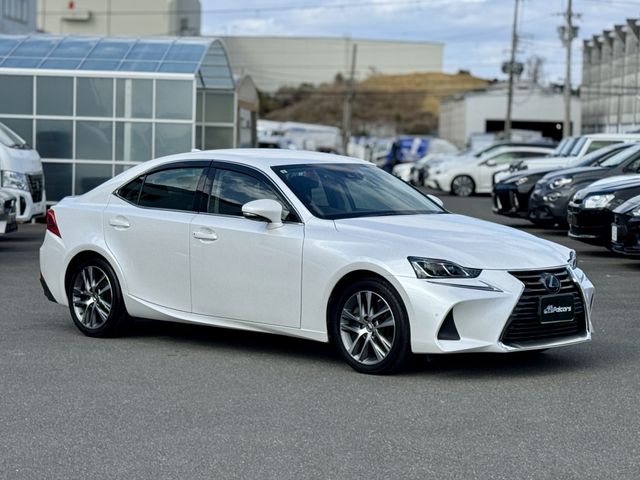 TOYOTA LEXUS IS350 2019 Image 31
