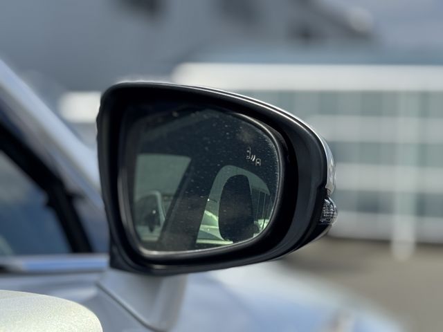 TOYOTA LEXUS IS350 2019 Image 31