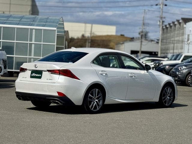 TOYOTA LEXUS IS350 2019 Image 31