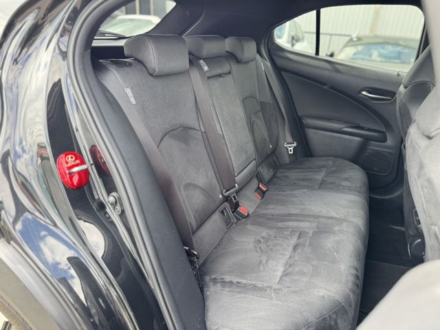 TOYOTA LEXUS UX200 2020 Image 31