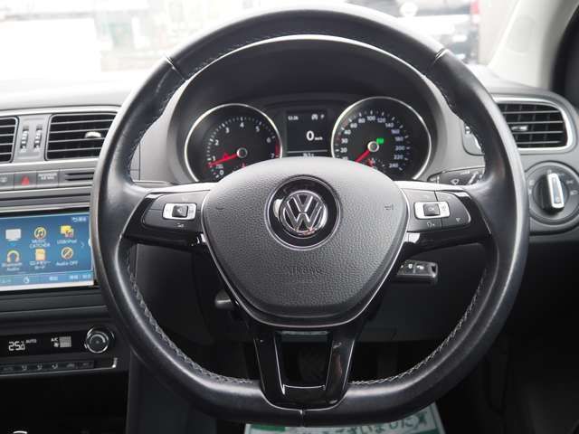 VOLKSWAGEN POLO 2017 Image 31