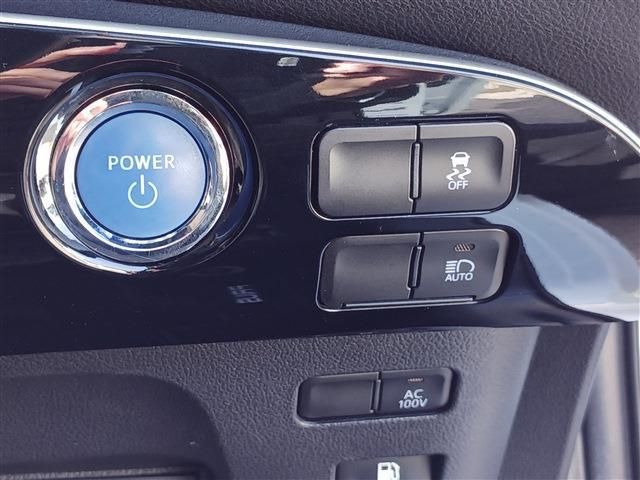 TOYOTA PRIUS 4WD 2021 Image 31