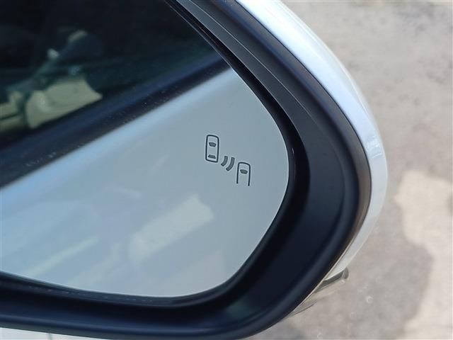 TOYOTA PRIUS 4WD 2021 Image 31