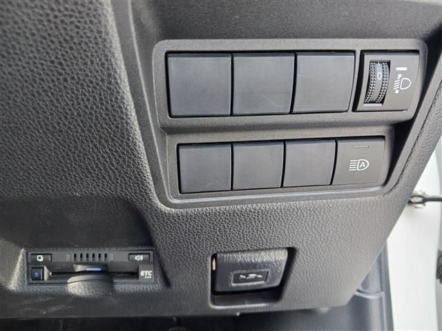 TOYOTA YARIS HYBRID 2021 Image 31