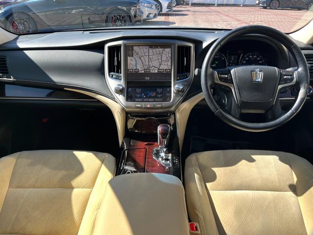 TOYOTA CROWN SEDAN HYBRID 2015 Image 31