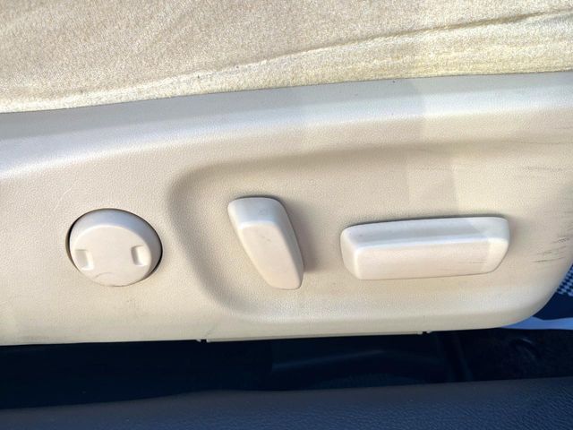 TOYOTA CROWN SEDAN HYBRID 2015 Image 31