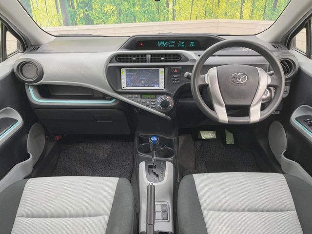 TOYOTA AQUA 2012 Image 31