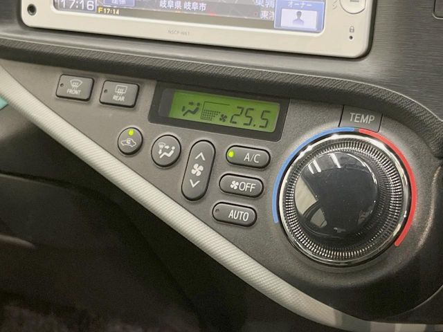 TOYOTA AQUA 2012 Image 31