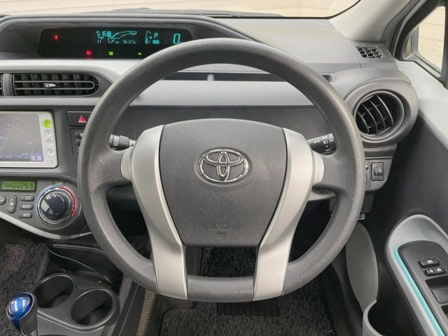 TOYOTA AQUA 2012 Image 31