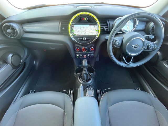 BMW MINI COOPER D 2019 Image 31